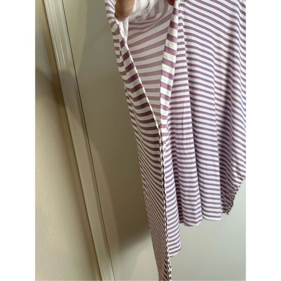 Yana K NWT size One Size asymmetrical V neck top - purple white poncho style - Picture 5 of 9